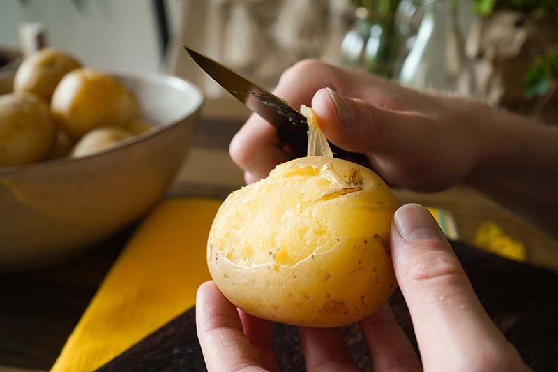 kartoffeln-pellen-causa-rellena Kartoffeln pellen - Causa Rellena
