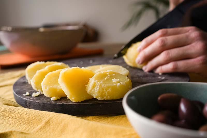 kartoffeln-schneiden-ají-de-gallina Kartoffeln schneiden - Ají de Gallina